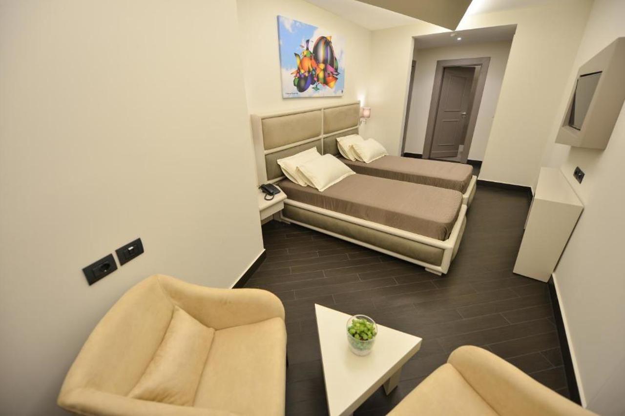 Petit Hotel Elita Szkodra Zewnętrze zdjęcie