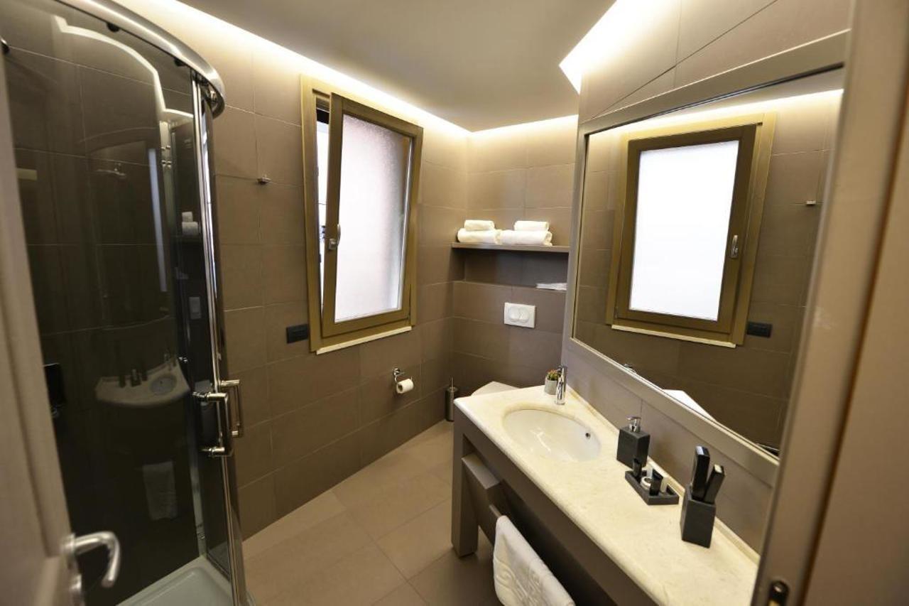 Petit Hotel Elita Szkodra Zewnętrze zdjęcie