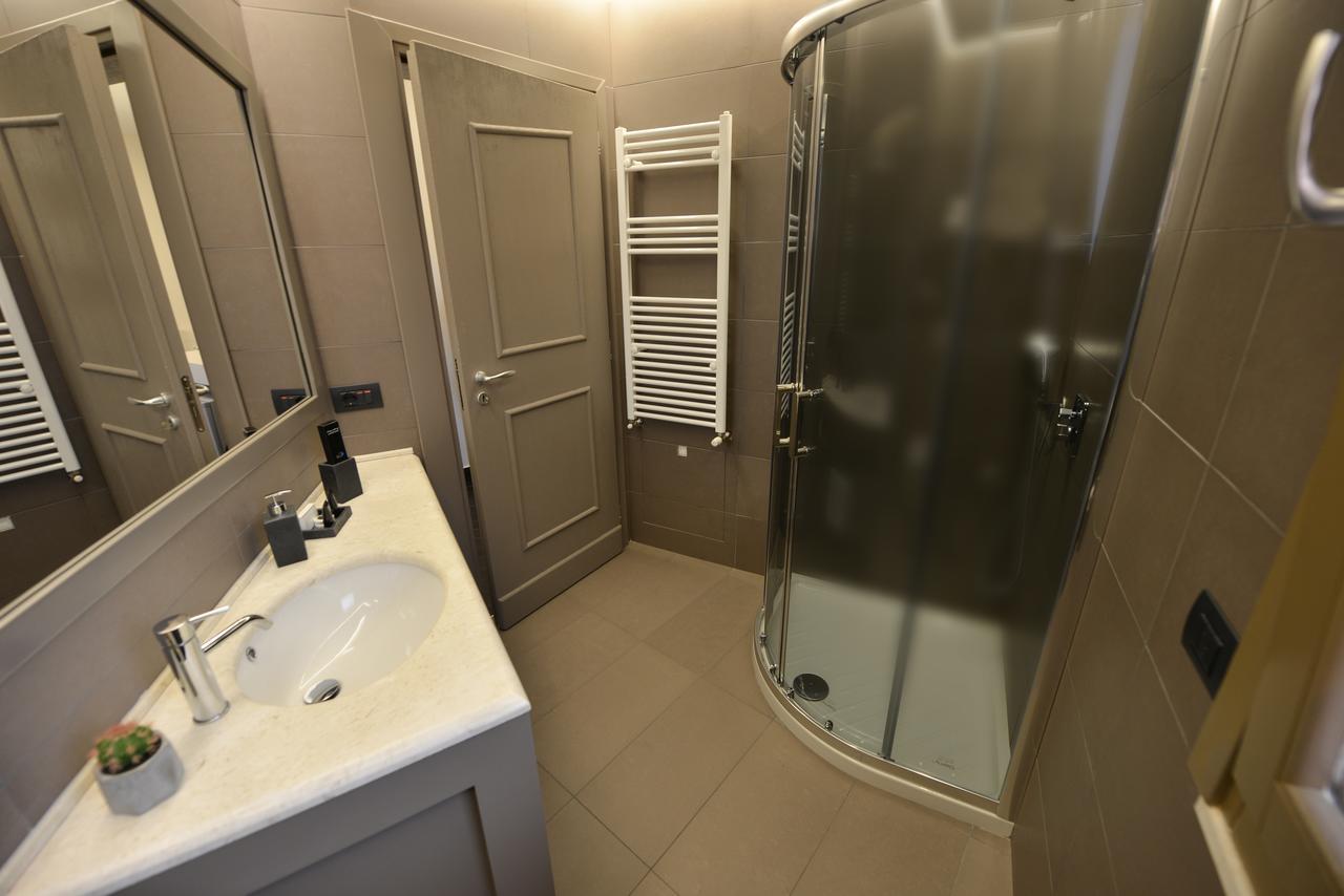 Petit Hotel Elita Szkodra Zewnętrze zdjęcie