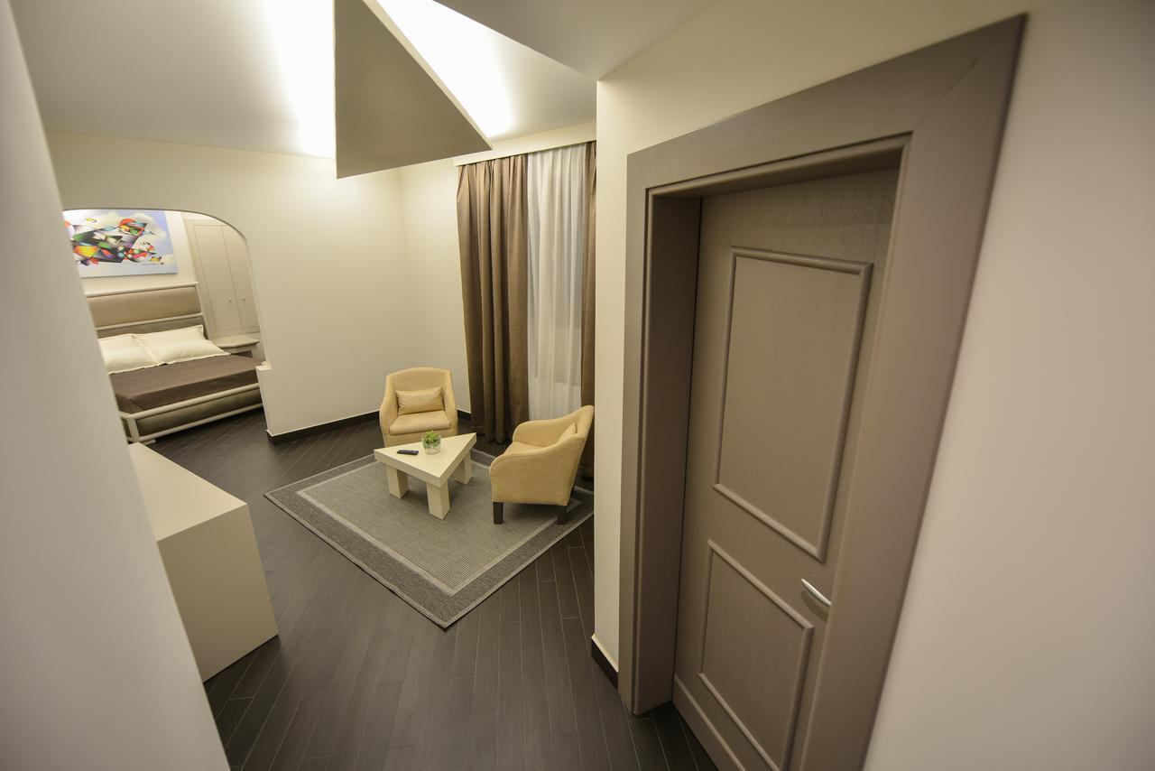 Petit Hotel Elita Szkodra Zewnętrze zdjęcie