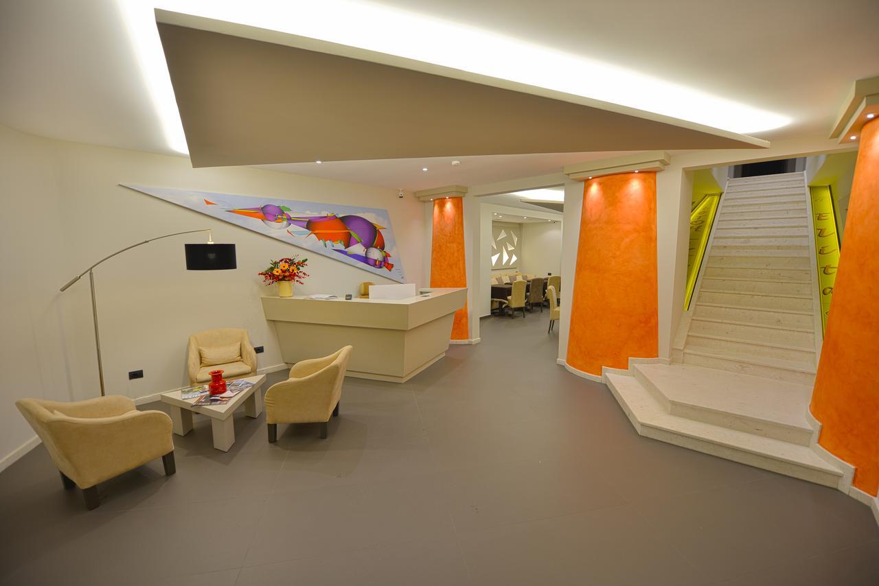 Petit Hotel Elita Szkodra Zewnętrze zdjęcie